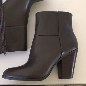 Nine West leather booties size 5.5